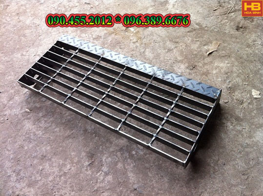 Tấm grating bậc cầu thang